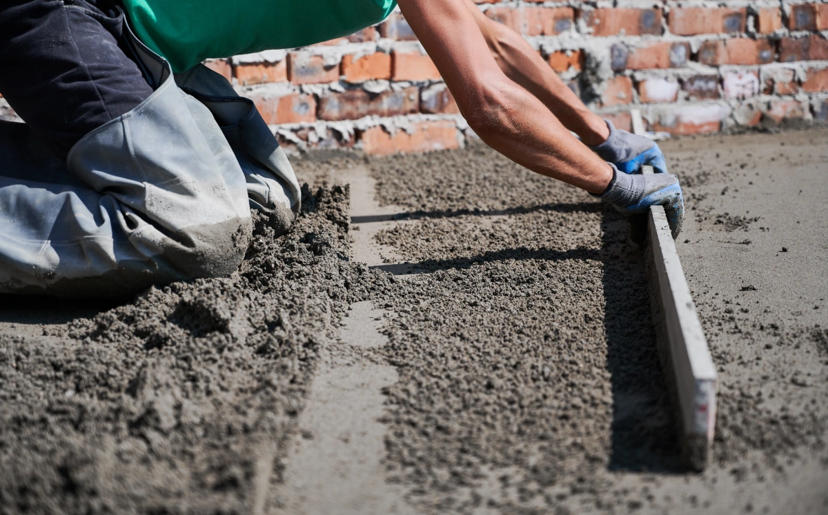 construction-worker-smoothing-fresh-concrete